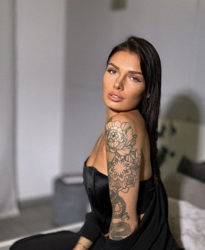 Сабрина, 25